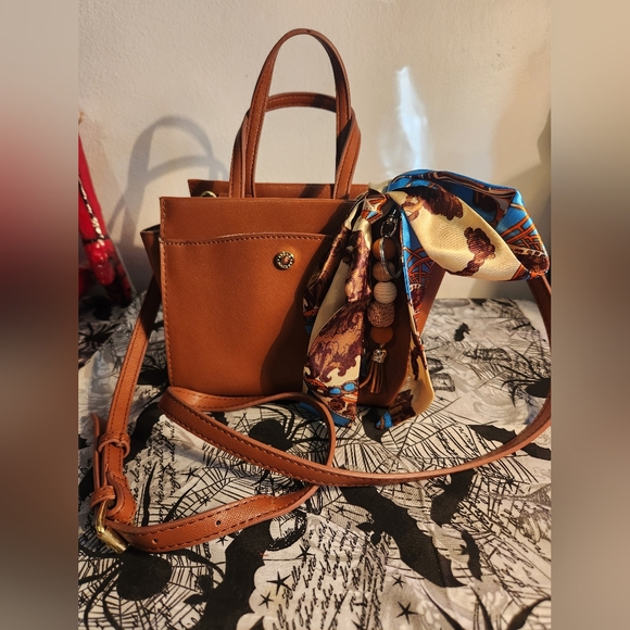 Steve Madden Handbags - 👜 Steve Madden Tan Mini Crossbody Bag